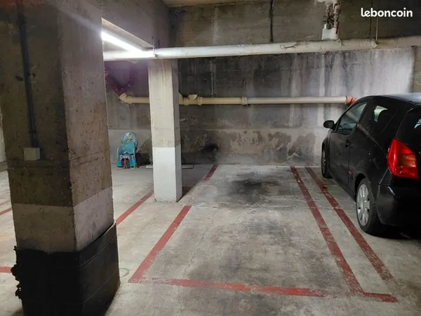 Vends place de parking pour voiture, 1er sous sol, proche gare Asnières sur Seine