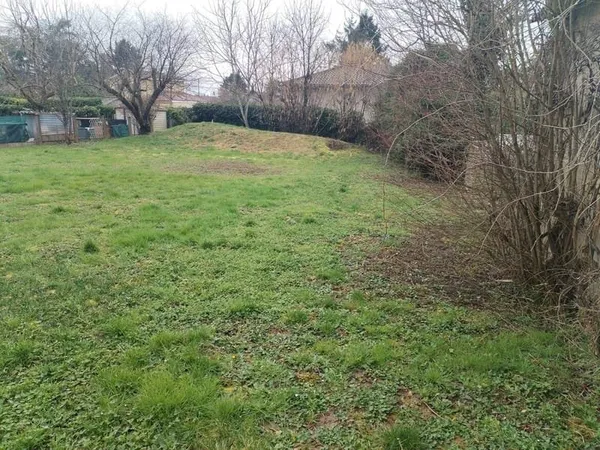 Terrain 612 m²