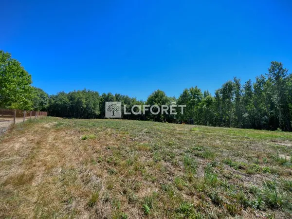 Terrain 671 m²