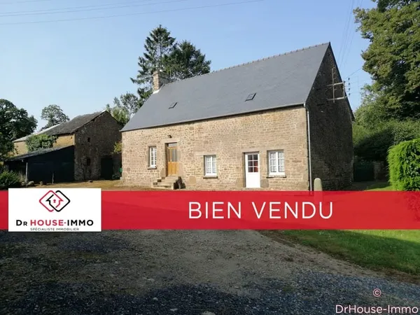 A 8 mn de GORRON env, fermette avec dépendances et 3700 m2 de terrain env