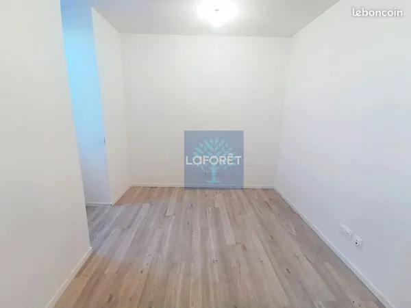 Bureaux 10 m² LE MESNIL AUBRY