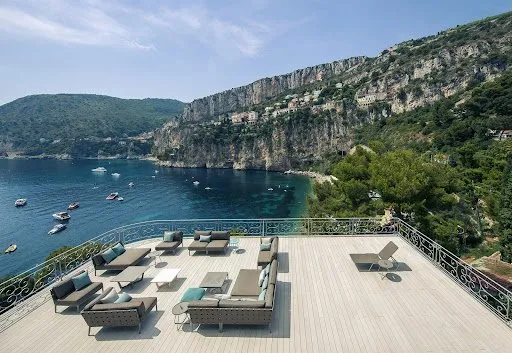 Maison 9 pièces 588 m²