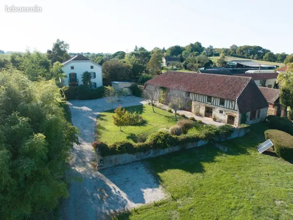 Elégante maison de maître avec potentiel commercial