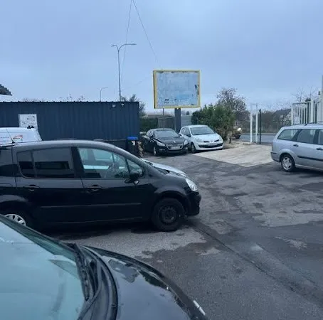 Local commercial 4 pièces 600 m²