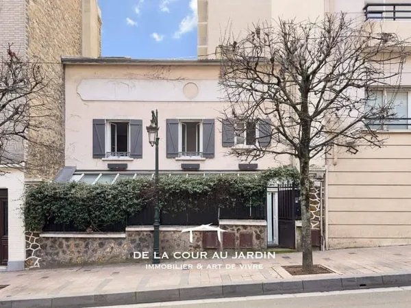 Bureaux 2 pièces 152 m²