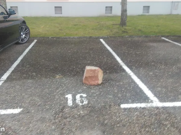 Lot de 22 places de parking numérote sur rouanne 42300