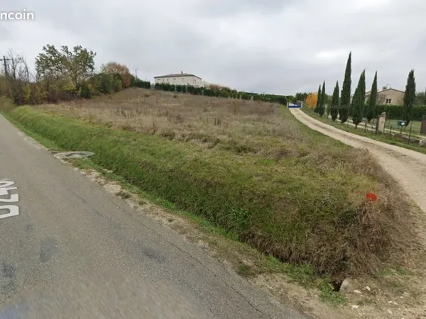 Terrain AV à Dausse