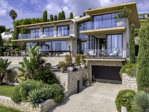 Maison 5 pièces 443 m²