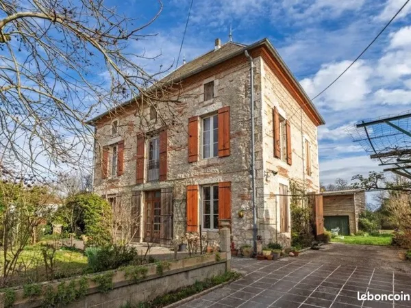 Maison de caractere pres d'agen 47