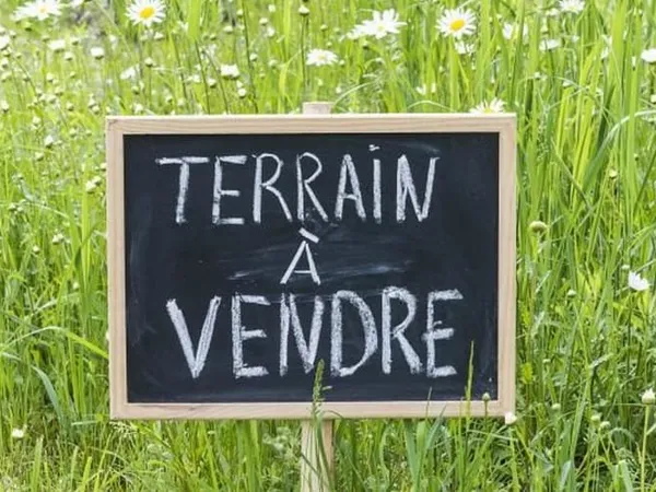 Terrain 587 m²