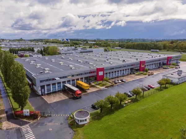 Local commercial 8577 m²