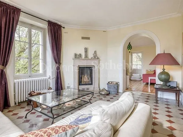 Maison 8 pièces 281 m²