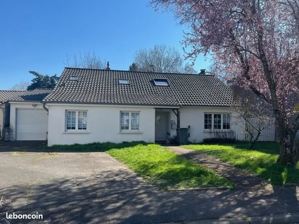 Maison familiale spacieuse au calme - grand terrain sans vis-à-vis