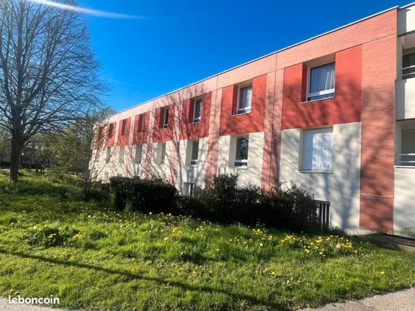 Studio meublé Gare de Saint Quentin en Yvelines