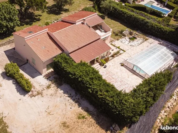 Maison T5 153 m² avec piscine 83143 LE VAL