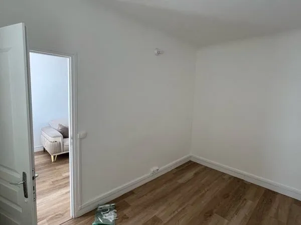 Colocation chambre privée en colocation dans un appartement agréable et bien situé. La chambre est p
