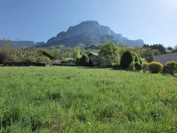 Terrain à bâtir d'une surface de 885m2