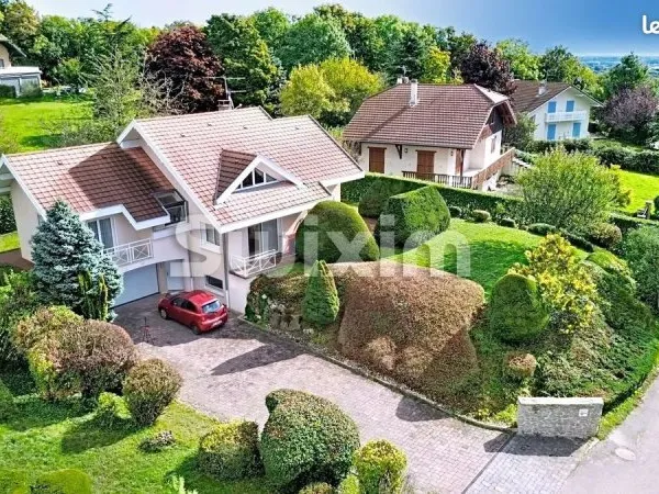 Maison 7 pièces 247 m²