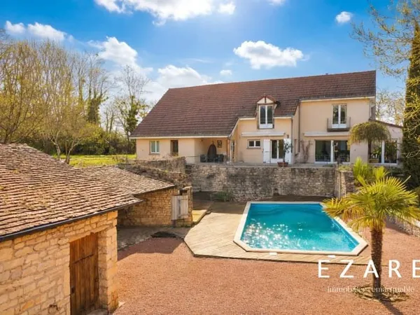 Cadre naturel d'exception pour cette maison moderne à Chagny