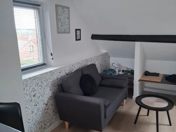 Joli petit studio meublé