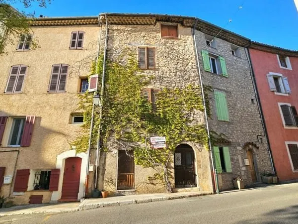 Maison de village en cours de rénovation