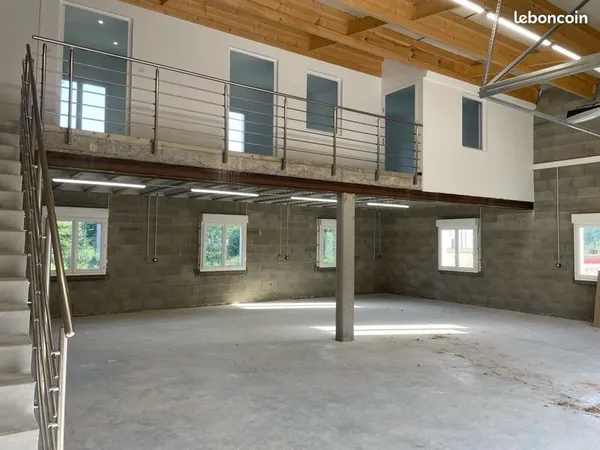 Local artisanal neuf 250m2