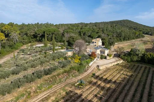 Terrain 376 m²