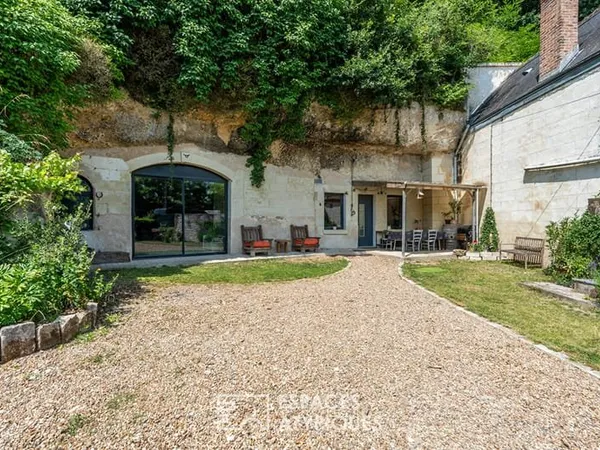 Maison troglodytique avec vue