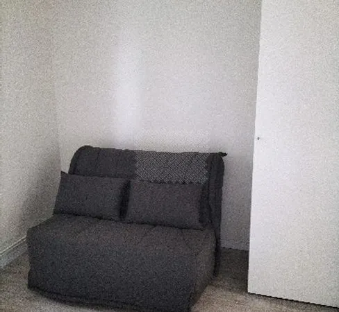 Studio 1 pièce 13 m²