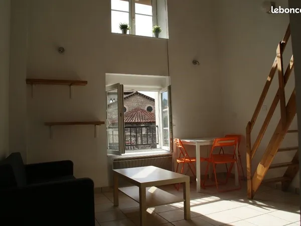 T1 bis en duplex meublé Vienne centre-ville