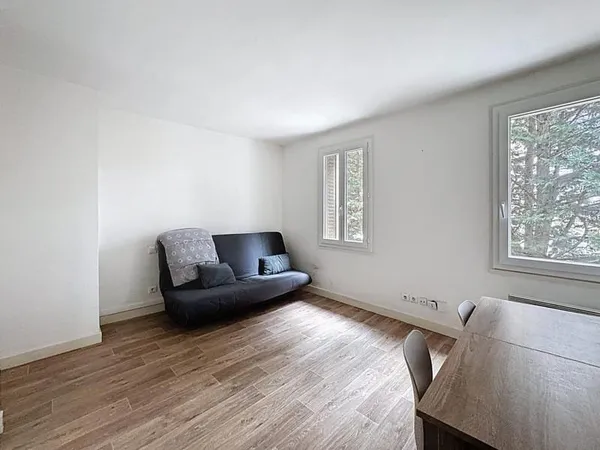 Studio meublé - Proche Lycée