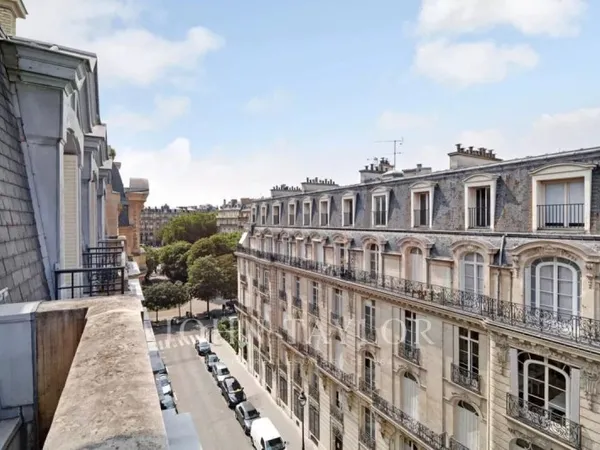 Appartement avec balcon coeur Triangle d'or - Montaigne