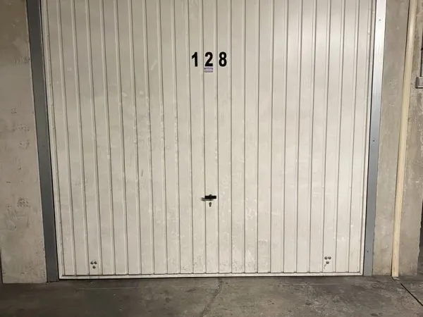 GARAGE SIMPLE MAILLANE
