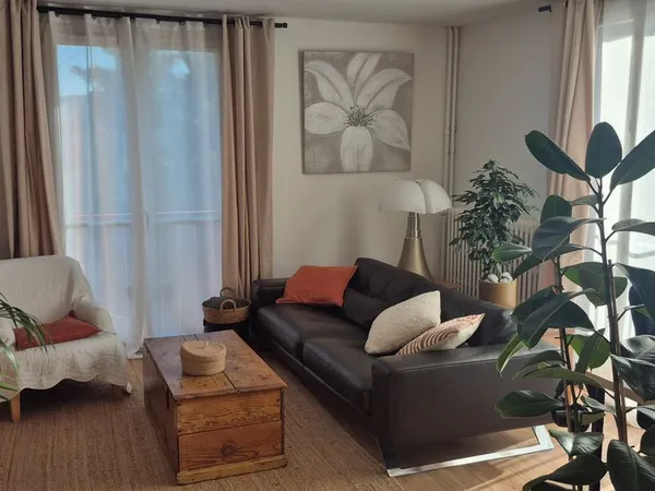 T3 rénové 64m² - avec box + parking quartier la torse