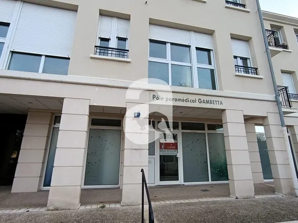 Local commercial 5 pièces 109 m²