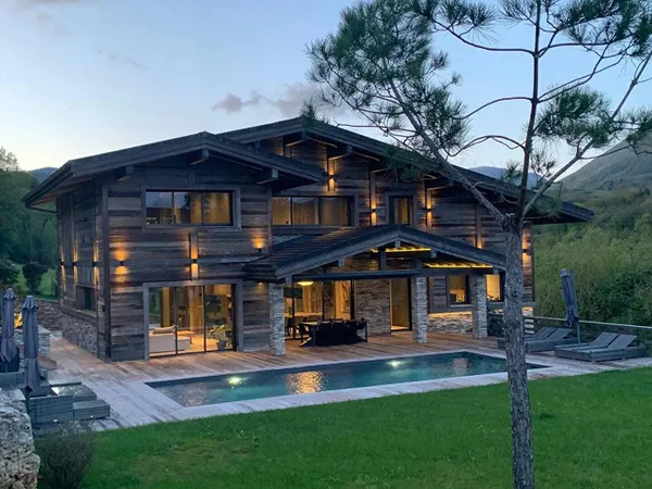Maison 6 pièces 219 m²