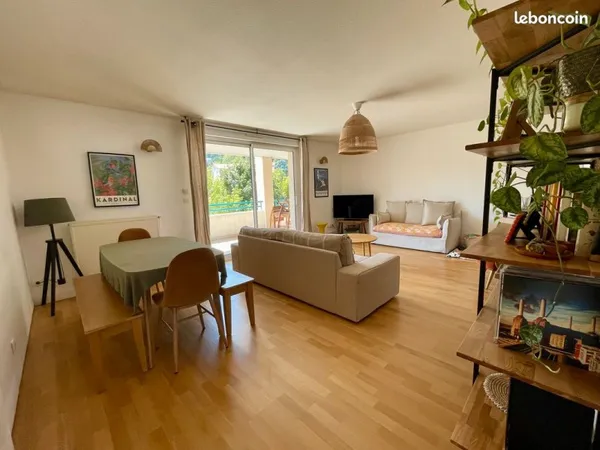Appartement F4 lumineux avec terrasse exceptionnelle de 33 m² 🌿