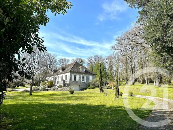 Maison 8 pièces 296 m²