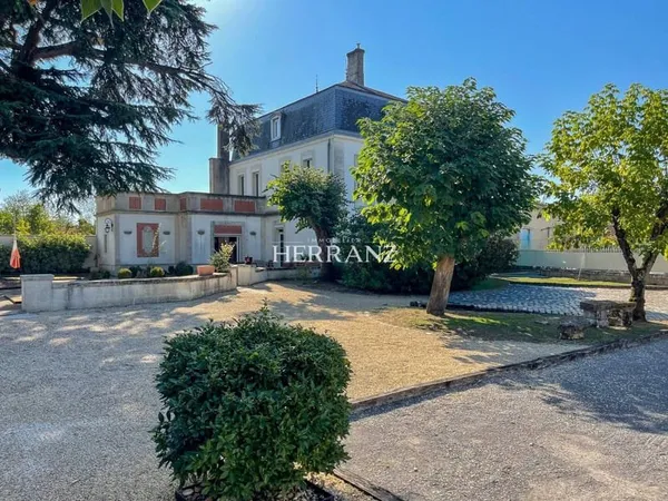 Maison 12 pièces 260 m²