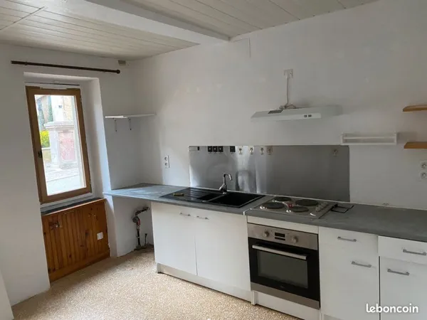 Charmante maison de village rénovée - 37 m² - Centre La Livinière - Disponible immédiatement