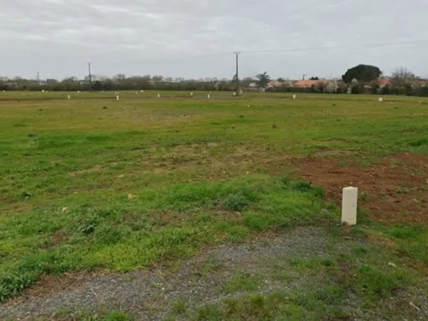 Terrain 553 m²