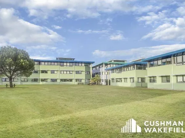 Bureau 117 m²