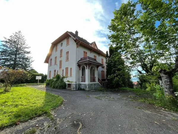 Maison 14 pièces 322 m²
