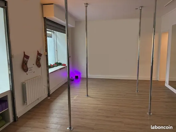 Local 55 m² Clichy