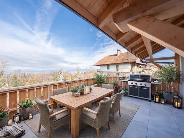 Exclusivité - SUR LE GOLF D'EVIAN Duplex 4 pièces entre élégance et authenticité - Frais de notaire 