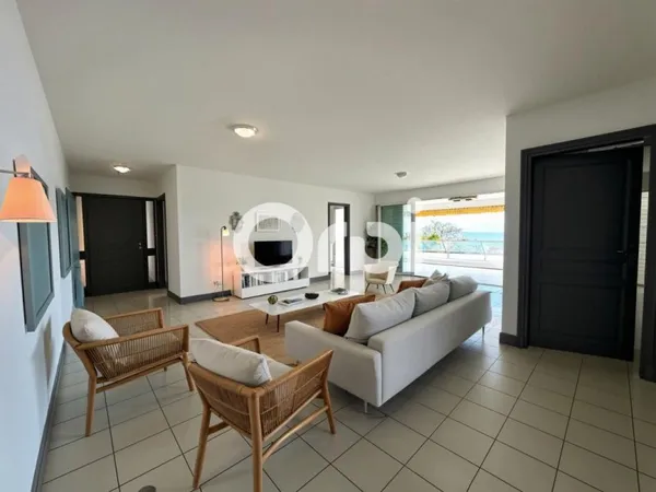 Appartement Standing T6 Pieds dans l'Eau À Vendre