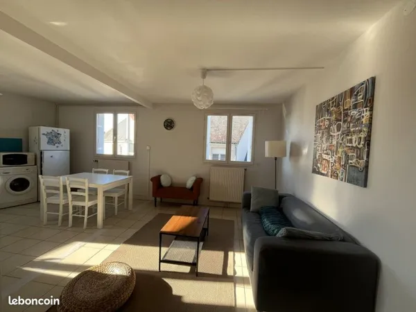 Colocation hyper centre toute équipée - 1 chambre dans un grand appartement lumineux