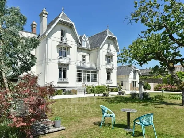 Maison 15 pièces 435 m²