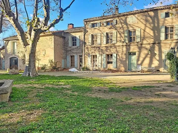 Propriété 12 pièces de 363 m2 à 10 minutes d'Avignon