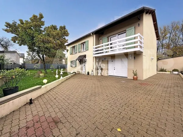 Maison 9 pièces 130 m²